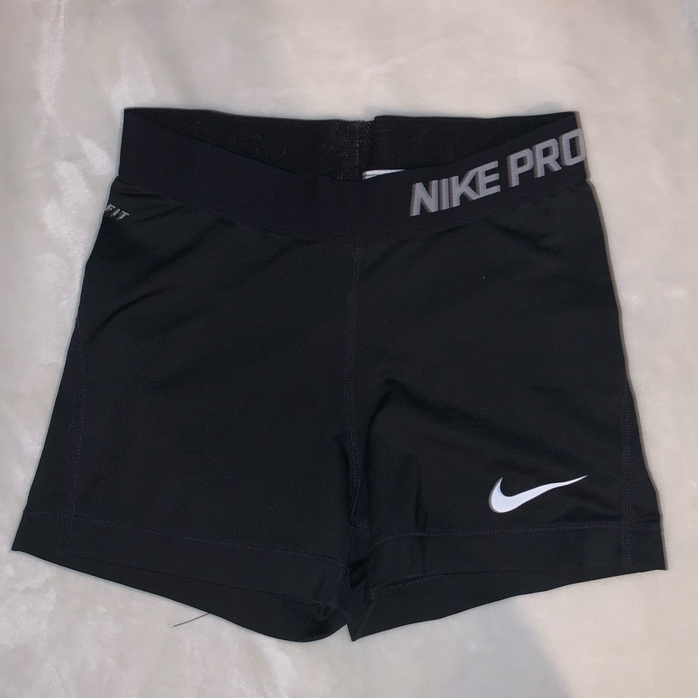 nike pro shorts small